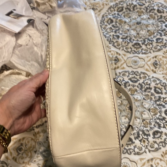 Gorgeous Coach bag - Picture 7 of 10